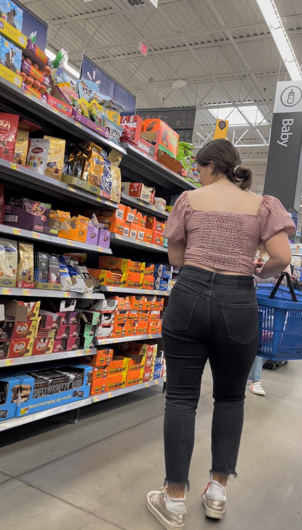 Tight Jeans Teen Pawg! Gorgeous perfect ass high rise